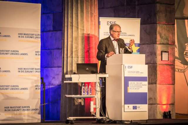 Das Bild zeigt Thorsten Kroll. Der Leiter der EU-Verwaltungsbehörde EFRE/ESF führte durch die Veranstaltung