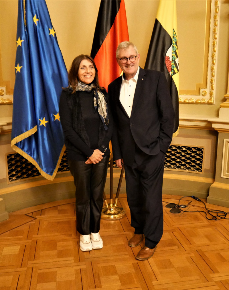 Staatssekretärin Empar Martínez Bonafé (links) und Staatssekretär Dr. Jürgen Ude (rechts)