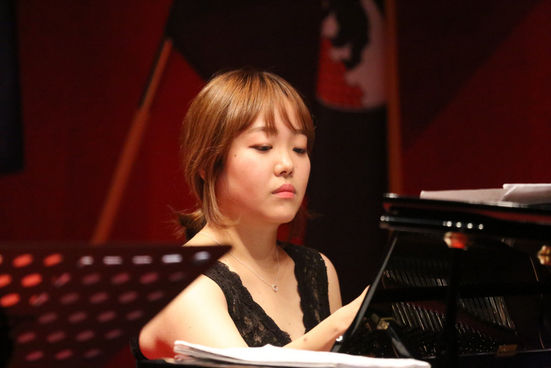Auftritt von Sujung Lee am Klavier