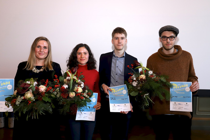 Preisträger Europa.Medien.Preis 2017 (v.l.n.r.: Caroline Lange (Jurypreis), Elisabeth Saal und Julius Maratzki (Online-Voting-Preis), Max Dreyer für Jette Berger (Publikumspreis)