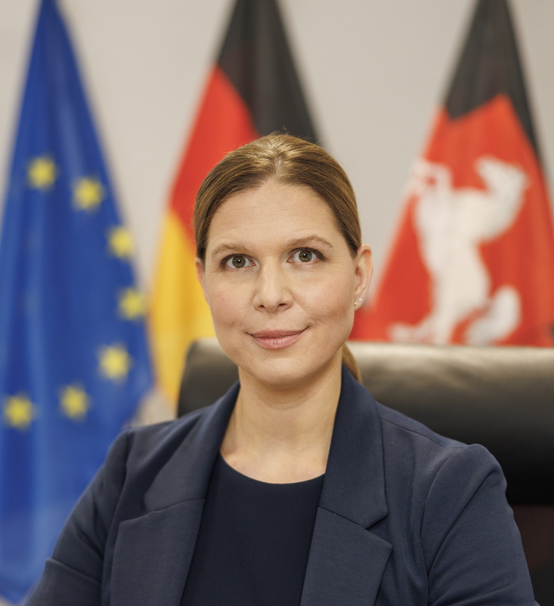 Pressefoto von Ministerin Osigus (Niedersachsen)