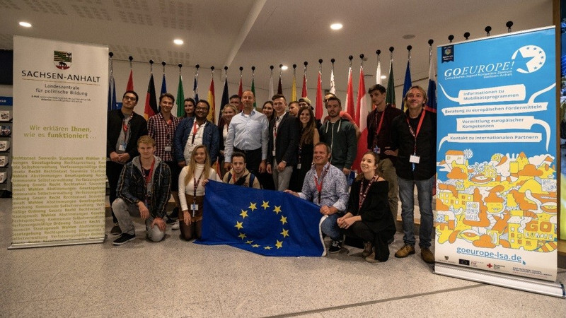 Gruppenfoto der Teilnehmer an der Studienfahrt zum Europa.Medien.Preis 2018.