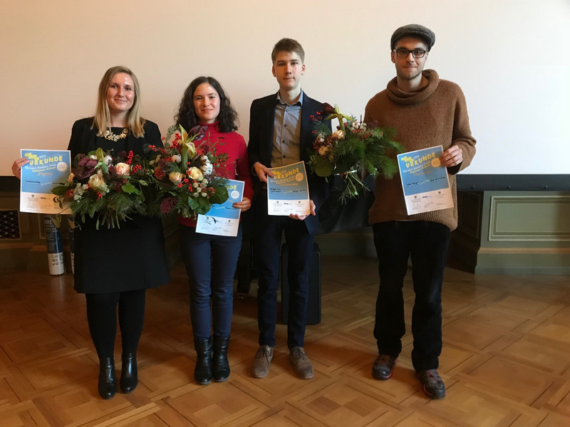 Preisträger Europa.Medien.Preis 2017 (v.l.n.r.: Caroline Lange (Jurypreis), Elisabeth Saal und Julius Maratzki (Online-Voting-Preis), Max Dreyer für Jette Berger (Publikumspreis)