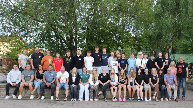 Ein Gruppenbild der teilnehmenden Jugendlichen. 