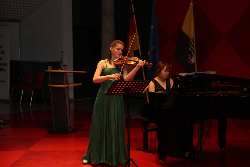 Auftritt von Violin-Solistin Charlotte Thiele