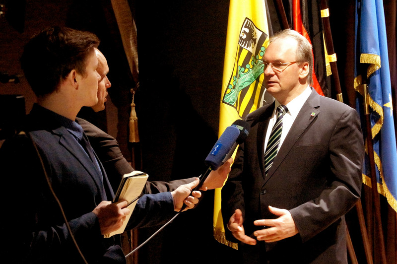 Ministerpräsident Dr. Reiner Haseloff im Interview mit dem MDR für die Sendung "Sachsen-Anhalt heute".