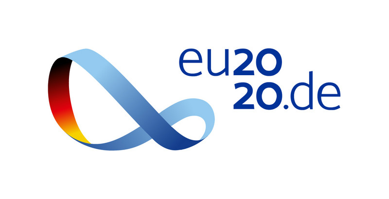 Logo der deutschen Ratspräsidentschaft - der Schriftzug eu2020.de neben einem bunten Möbiusband