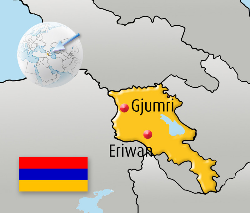 Die Grafik zeigt die Karte Armeniens in der Kaukasusregion, das Wappen Armeniens und auf einer großen Karte die beiden wichtigsten Städte des Landes und der Landesflagge.
